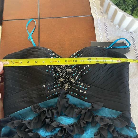 NWT Bicici & Coty Form Gown/Dress | L - Picture 3 of 10